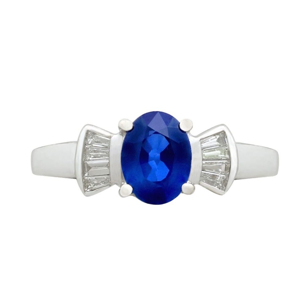 18k White Gold DIAMOND RING with BLUE SAPPHIRE